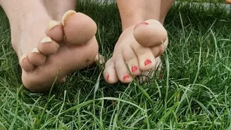 Goddess Samariel And Mistress Long Toenails Foot Worship In The Grass