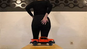 Yvi Toy Car Buttcrush And Crush