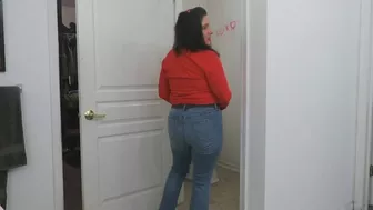 Thick Lady In Red Toilet Pee Tbt April 6 2023