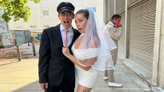 Chauffeur Fucks The Sexy Bride