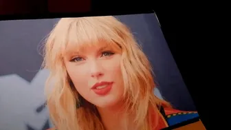 Cum With Me On Taylor Swift Photo - Exclusive 2021