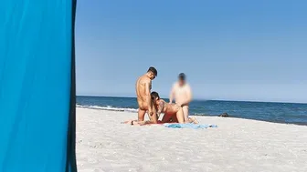 Sharing My Girl With A Stranger On The Public Beach. Threesome Wetkelly