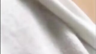 Anne Plays With Her Wet Pussy On Periscope