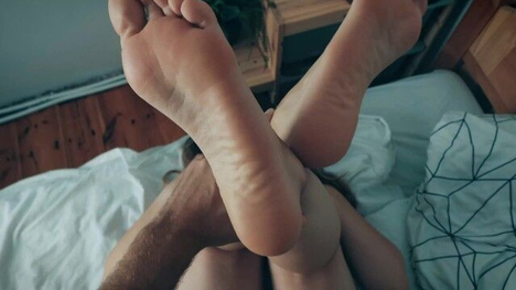 Cum All Over Curvy Wife's Feet - Real Homemade Couple Pov With Passionate Sex And Cumshot