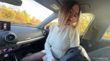 Lis Evans Helps Lost Russian Girl With Deepthroating And A Hot Mouthful Of Cum In A Car